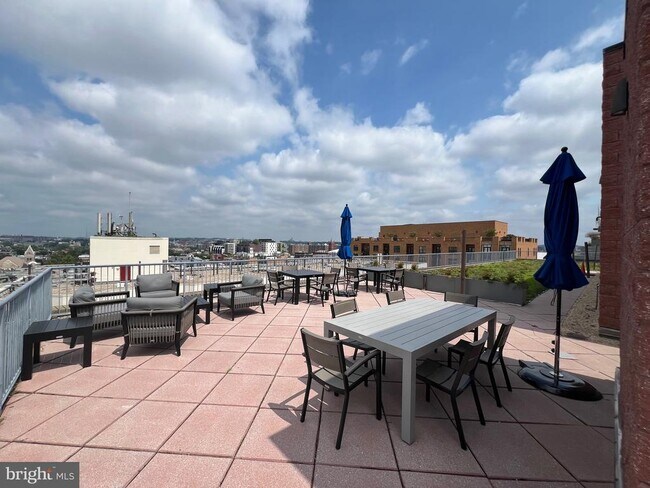 Building Photo - 1117 10th St NW