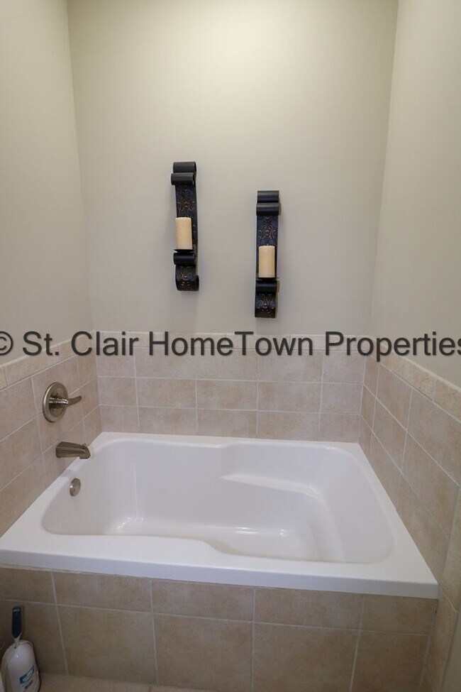 Building Photo - Condo on Logan Martin Lake