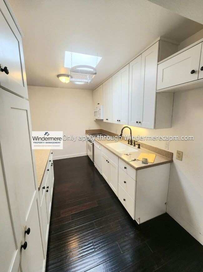 Building Photo - Halfplex Gem at River College Square- Available Now!