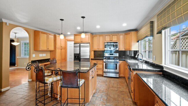 Building Photo - 22 Greengate Ct