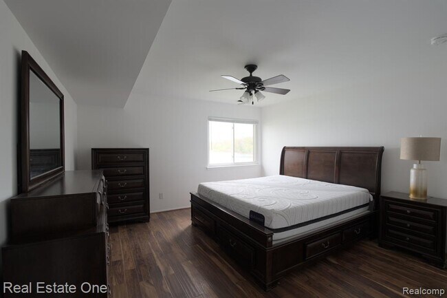 Building Photo - 1944 Klingensmith Rd