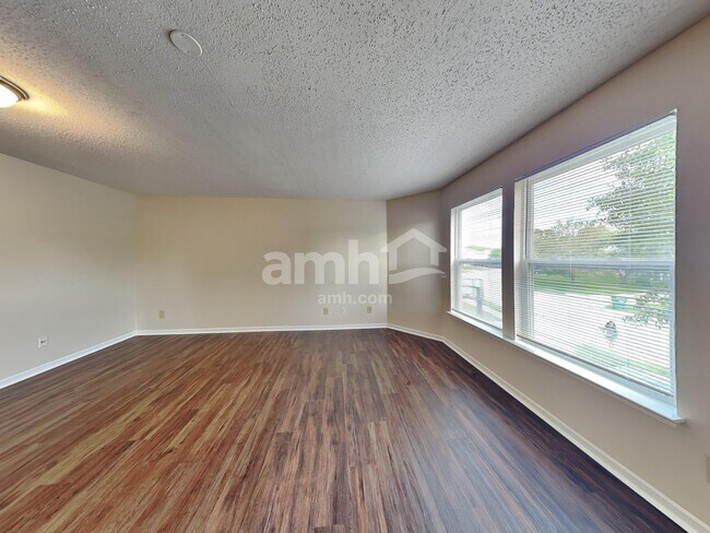 Building Photo - 10350 Lee Stewart Ln