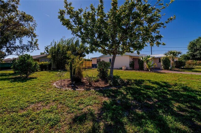 Building Photo - 269 E Tarpon Blvd NW