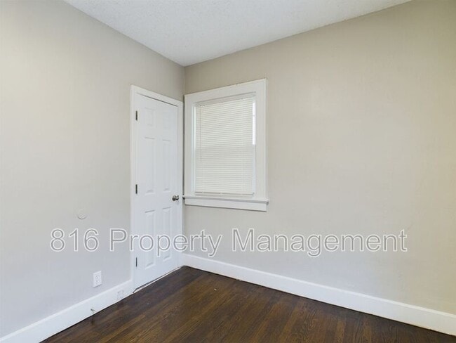 Building Photo - 3032 Elmwood Ave