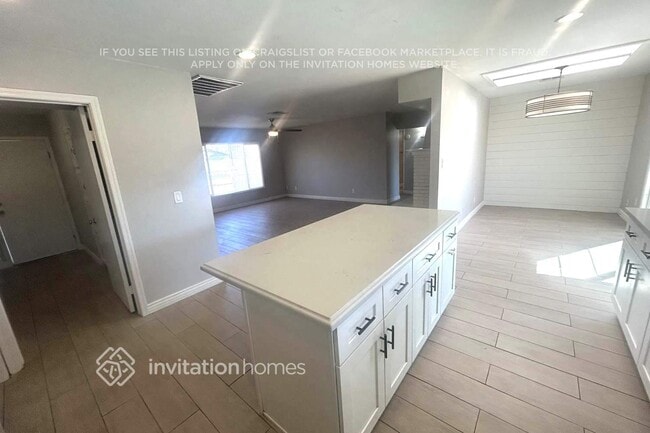 Building Photo - 11012 N 47th Ave