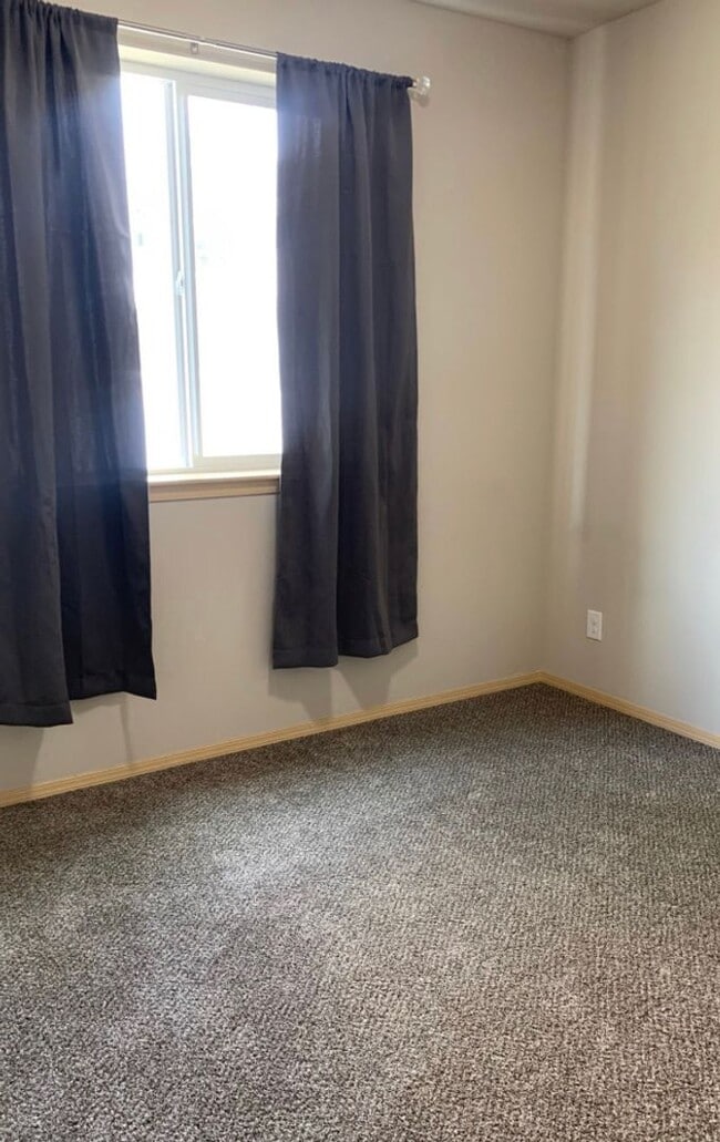 Building Photo - 4  bedroom Pinnacle Peak Home!