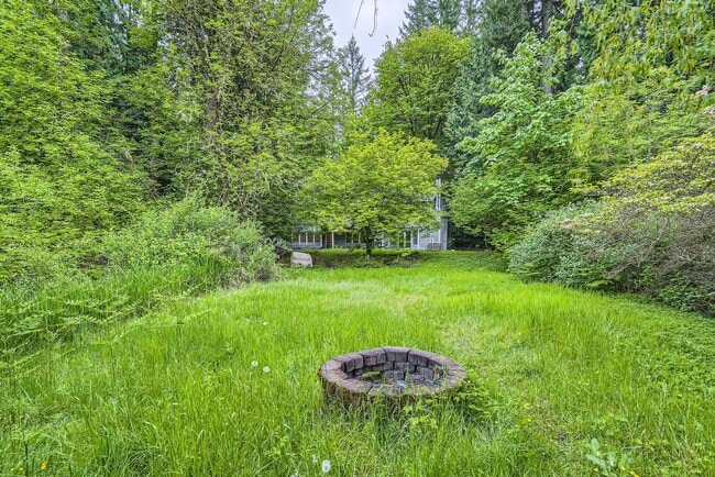 Building Photo - Available NOW! Waterfront >> Newly Remodel...