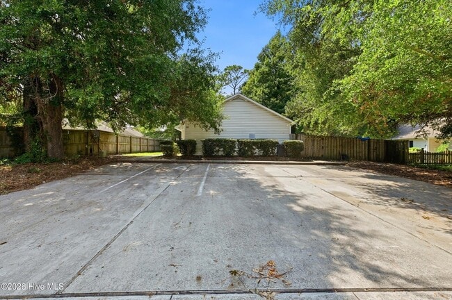 Building Photo - 118 Avondale Ave