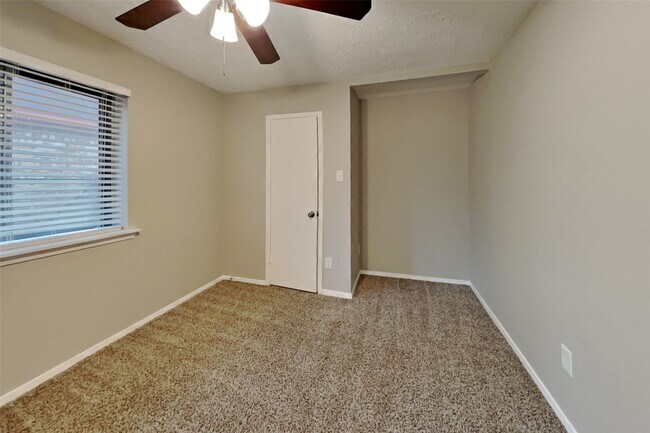 Building Photo - 4718 Lost Lake Ln