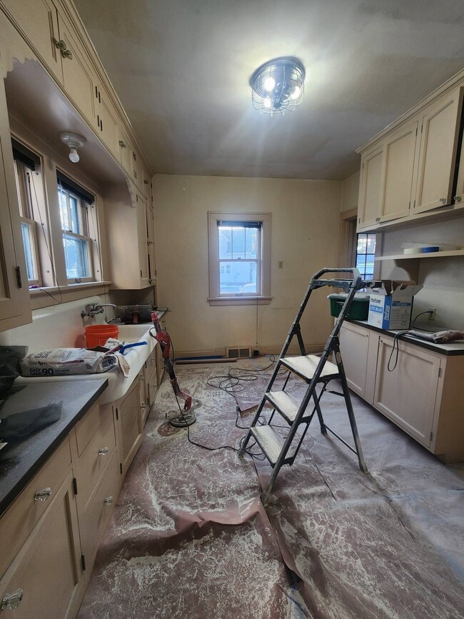 Building Photo - 1718 Grand Ave