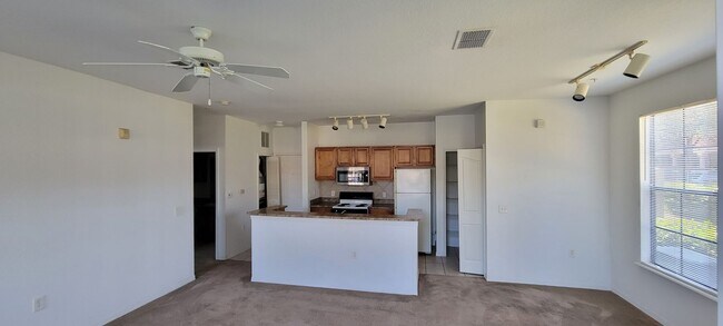 Building Photo - Serenata - 108
