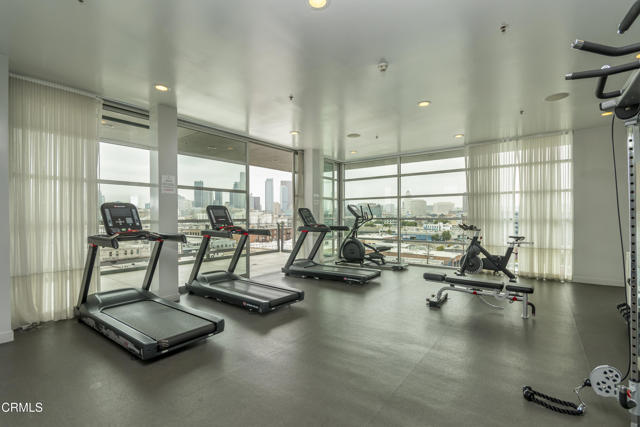 Building Photo - 510 S Hewitt St