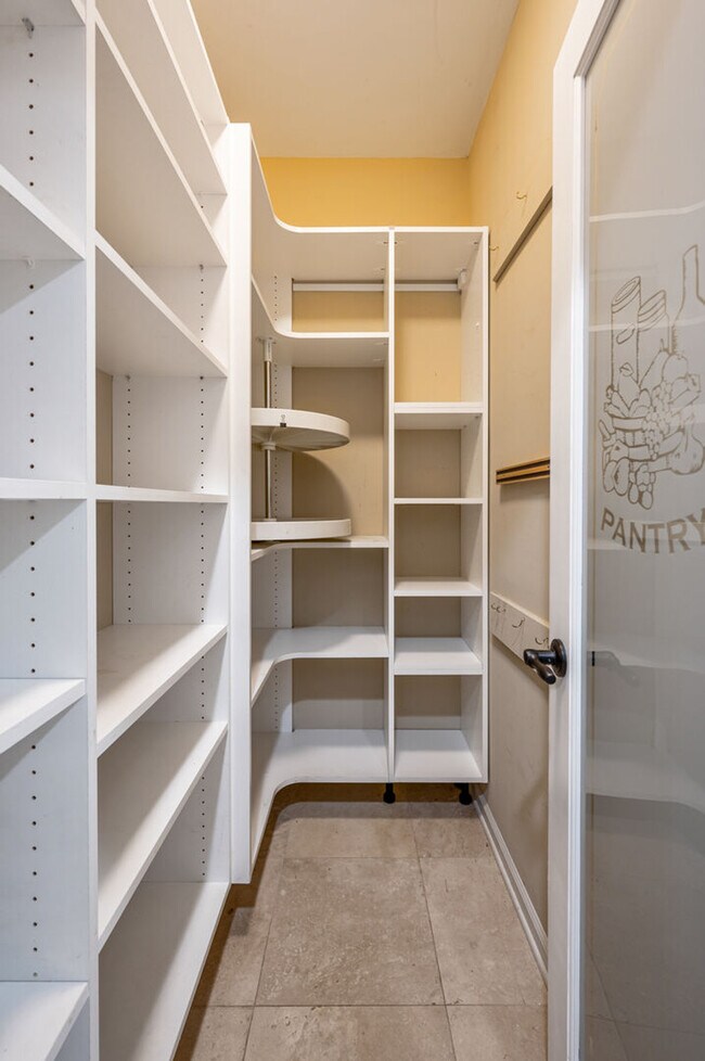 Building Photo - 29 Dean Rd SE