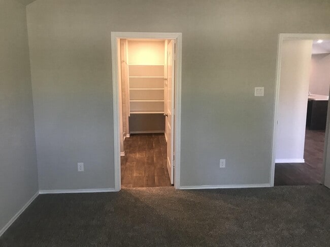 Building Photo - 16817 Lonely Pines Dr