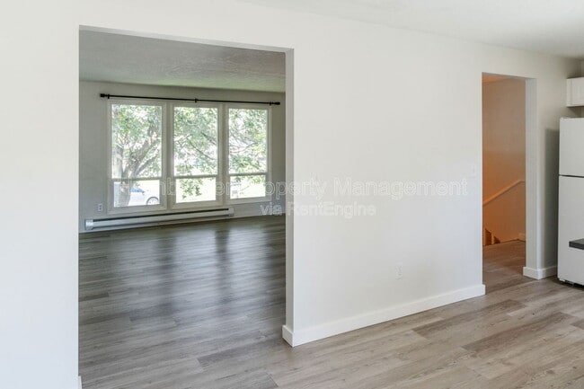 Building Photo - 3917 S Johnson St