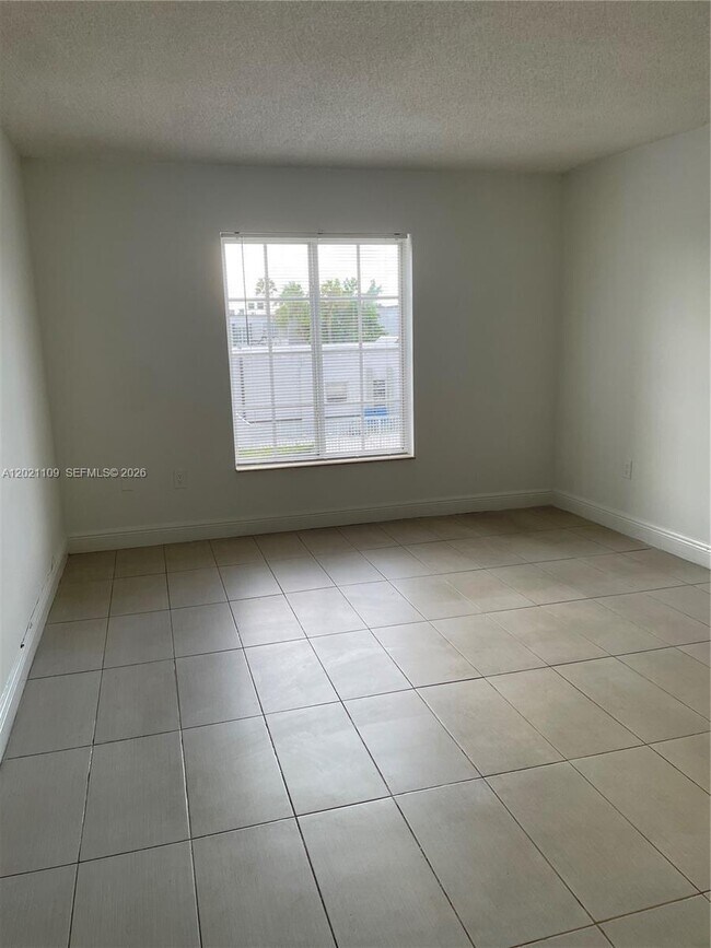 Building Photo - 4920 NW 79th Ave