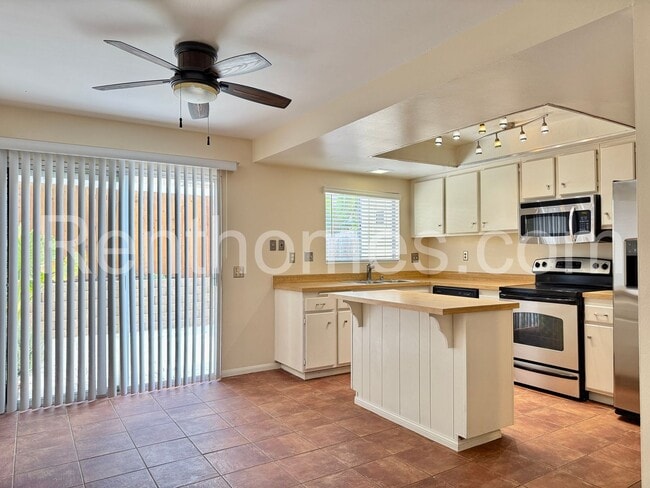 Building Photo - 7679 Stalmer St