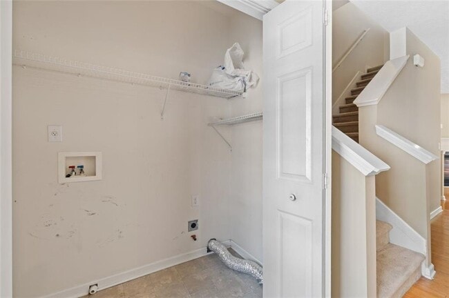 Building Photo - 532 Lantern Wood Dr