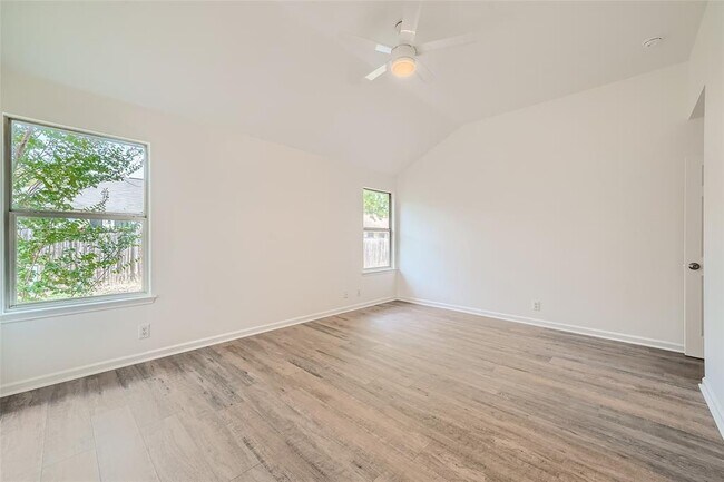 Building Photo - 905 Jasmine Trail