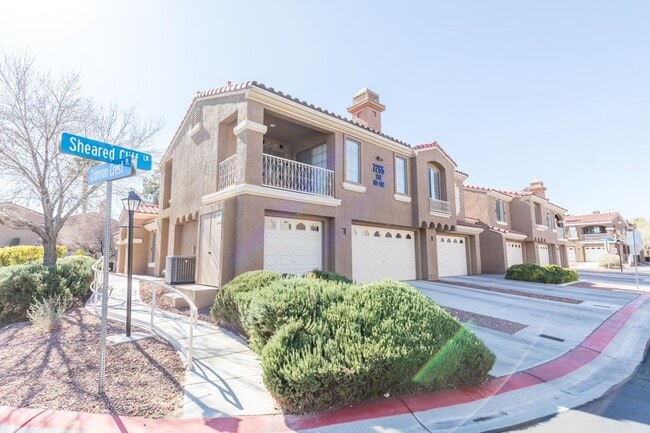 Primary Photo - Available! 2 Bedroom Townhome inside Pacif...