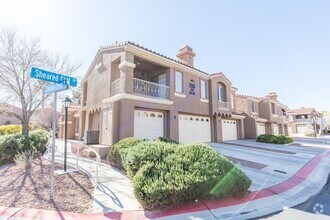 Building Photo - Available! 2 Bedroom Townhome inside Pacif...