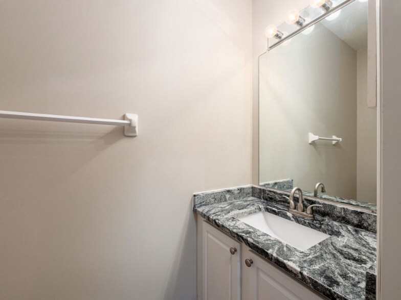 Building Photo - 6117 Craughwell Ln