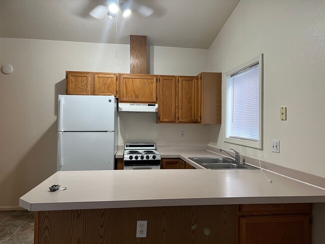 Building Photo - 5954a