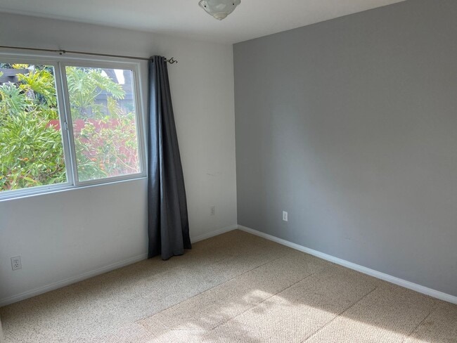 Building Photo - Beautiful, Updated 4 Bed, 3 Bath in the Heart of Clairemont with Canyon Views!!