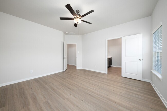 Building Photo - 15502 Caramel Spgs Dr