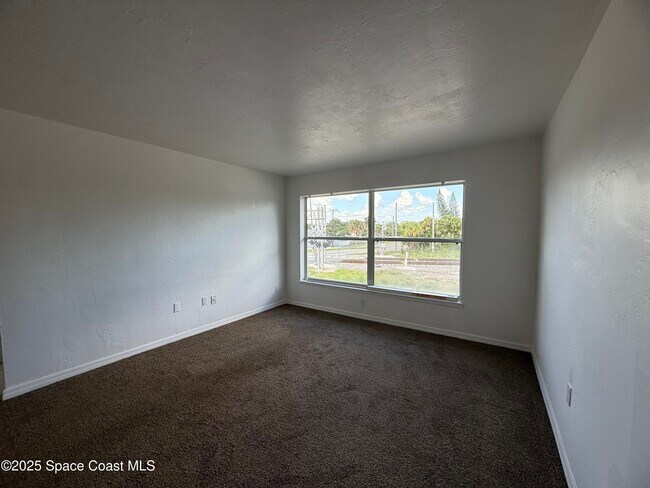 Building Photo - 1440 Parkway Dr