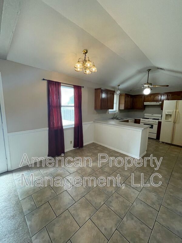 Building Photo - 9804 N 107th E Ave