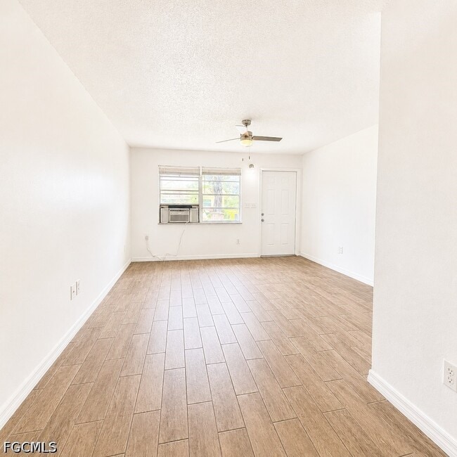 Building Photo - 723 Burdick Ave
