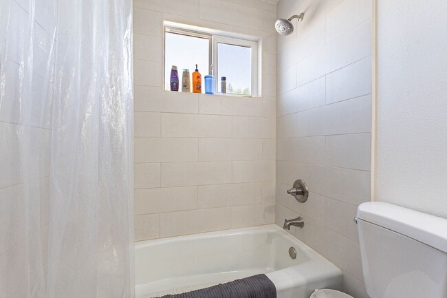 Building Photo - 651 E Kael Cir