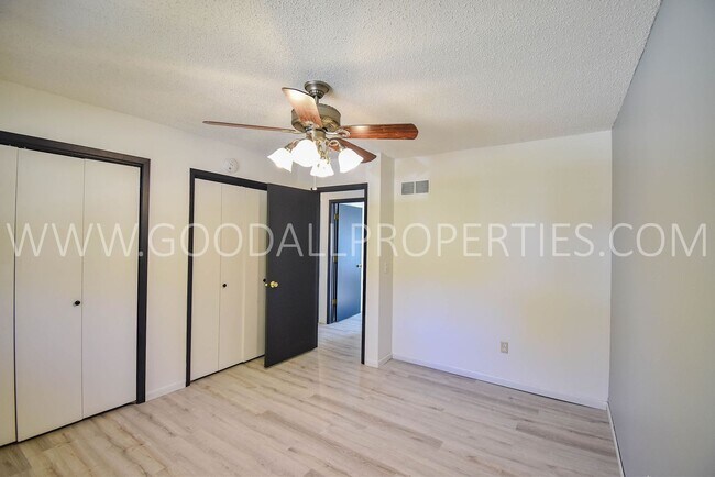 Building Photo - Completely Remodeled  2 Bedroom 1 bath Dup...