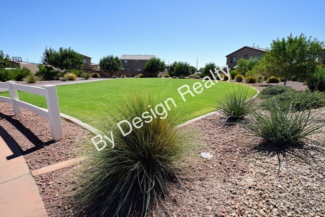 Building Photo - Gladden Farms 3 Bed 2 Bath+Den - 3 Car Garage
