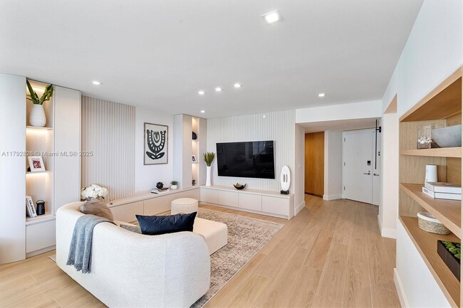 Building Photo - 2127 Brickell Ave