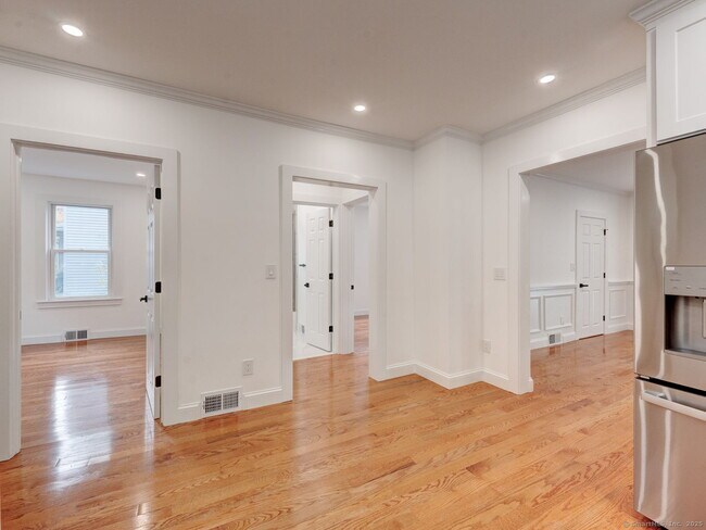 Building Photo - 44 Wallace Row