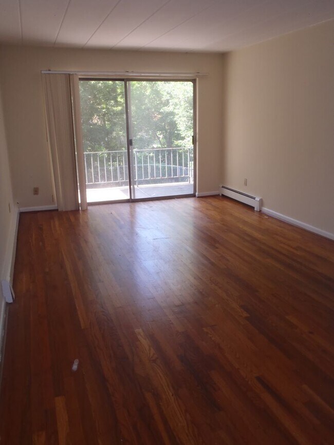 Building Photo - 539 Lowell Ave