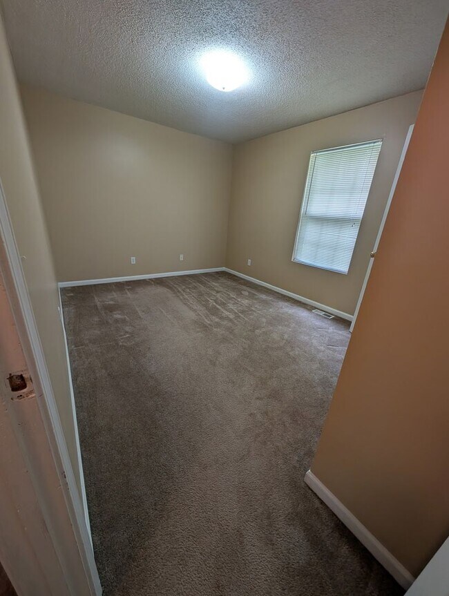 Building Photo - 5005-5007 Geyser Blvd