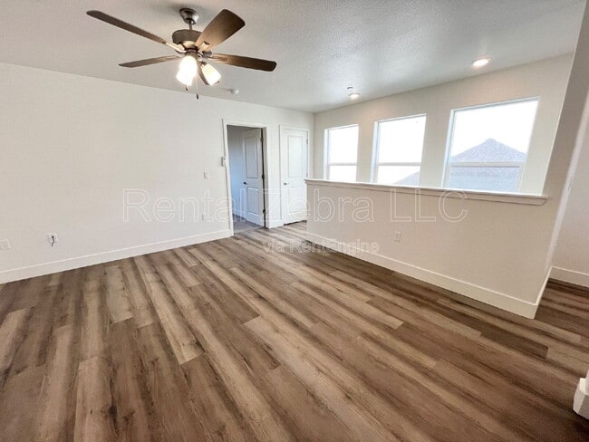 Building Photo - 440 Olive Way
