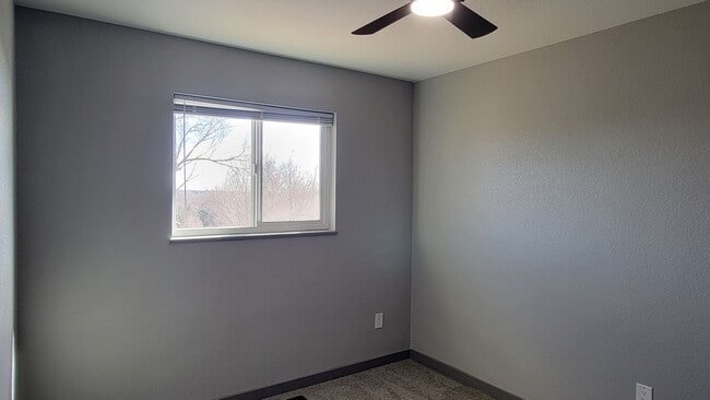 Building Photo - 4 Bedroom, 1.75 Bathroom - Freshly Updated! Available Now!
