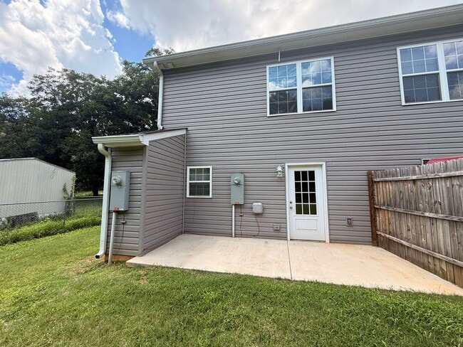 Building Photo - 1207 Davis St