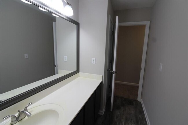 Building Photo - 1525 Woodpoint Way