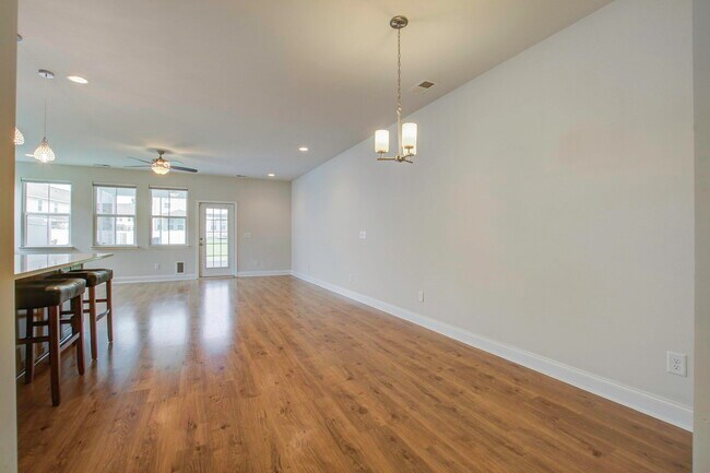 Building Photo - 7824 Montview Rd