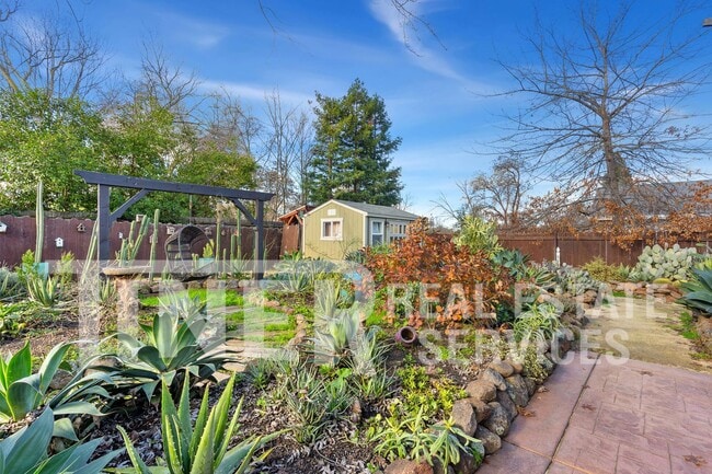 Building Photo - 7775 Dow Ave