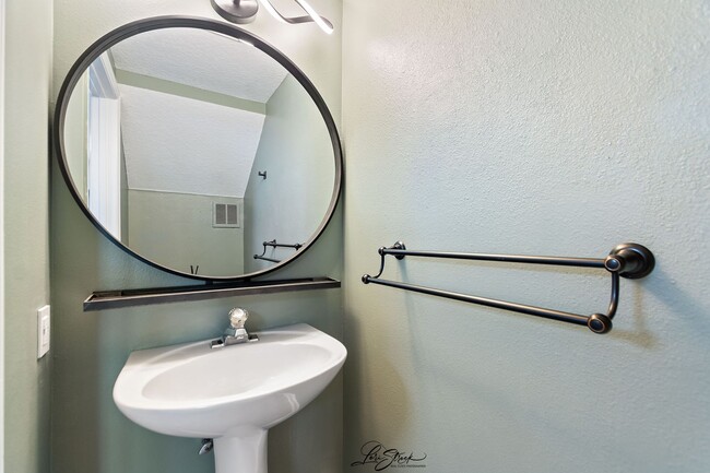 Building Photo - For rent Lake Mary townhouse 2Beth 2.5 bath