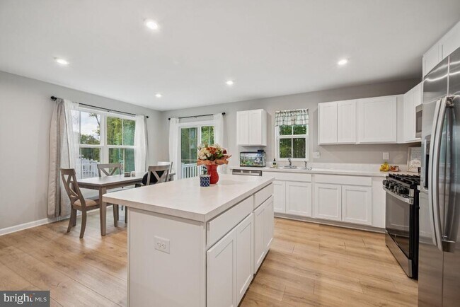 Building Photo - 81 Southwind Dr