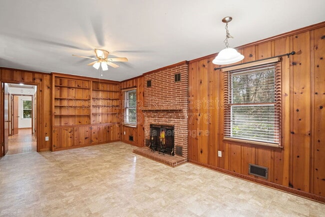 Building Photo - 1024 Hambrick Rd