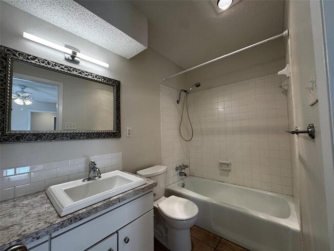 Building Photo - 1006 Warrington Dr