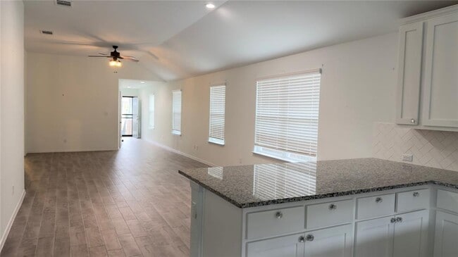 Building Photo - 128 Riverhill Dr